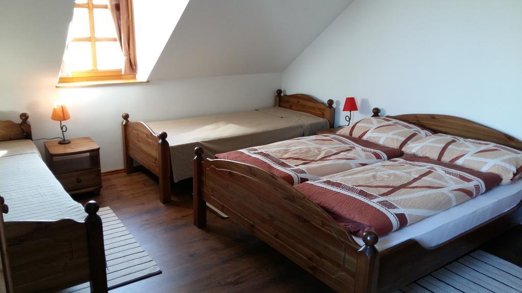 Madarasz Vendeghaz Hotell Nyúl Eksteriør bilde